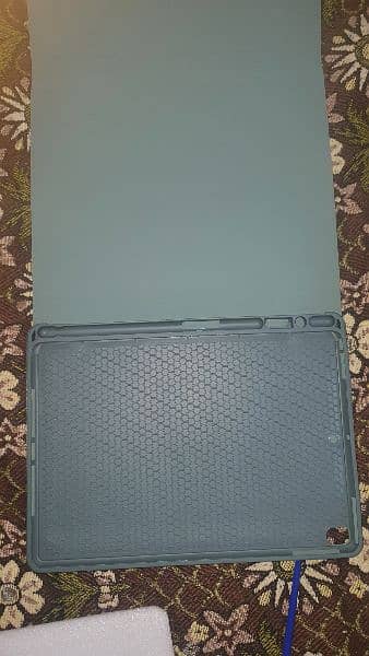 BLUETOOTH KEYBOARD AND IPAD 10TH GEN COVER (imported) 4