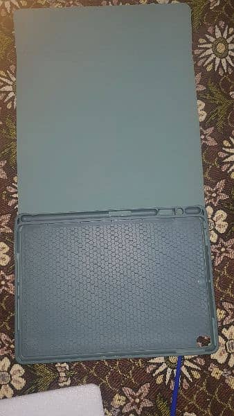 BLUETOOTH KEYBOARD AND IPAD 10TH GEN COVER (imported) 5