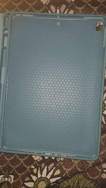 BLUETOOTH KEYBOARD AND IPAD 10TH GEN COVER (imported) 8