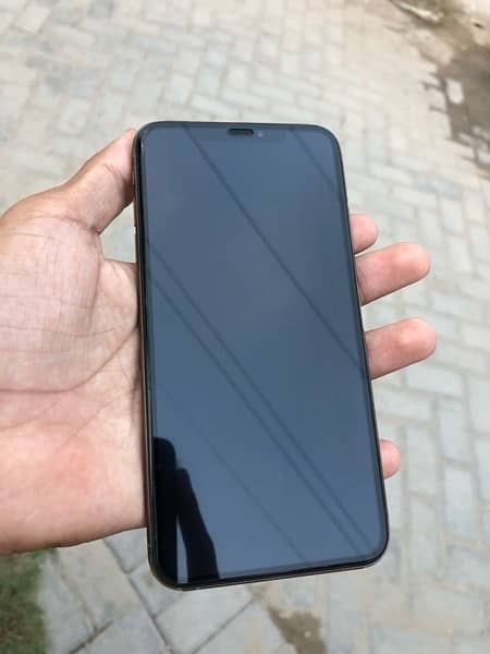 I phone Xs Max Gold Pta approved dul sim physical . 2