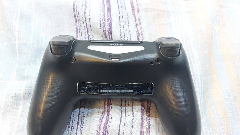 Dualshock 4 almost new for sale 2