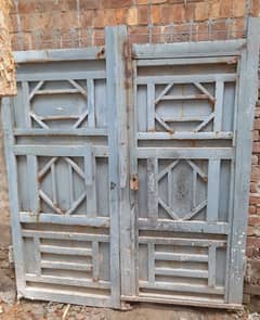 An iron gate is for sale. discount 40%