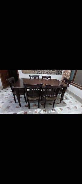 Wooden Dining Table with 06 Chairs, very fine condition 09/10. 0