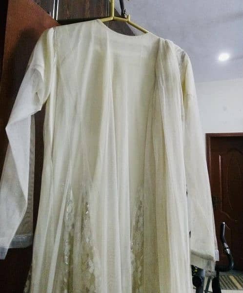 White Stitched Net Maxi frok in size M-L for girls 4