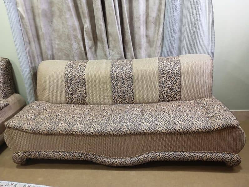 Beautiful Jambo Safa Set 7 seater with new condition     03313158507 0