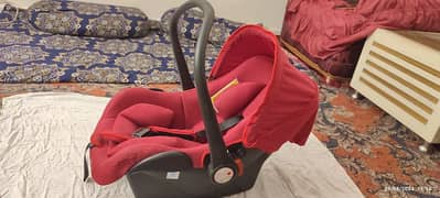 Tinnies carry cot/ Car Seat