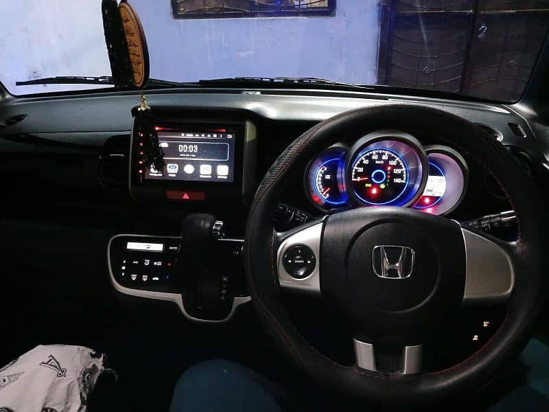 Honda N Box Custom 2015 11