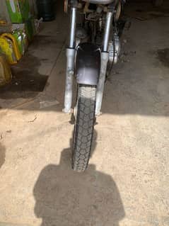 Suzuki GD 110 self start (grey colour) one hand used soundless engine. 0