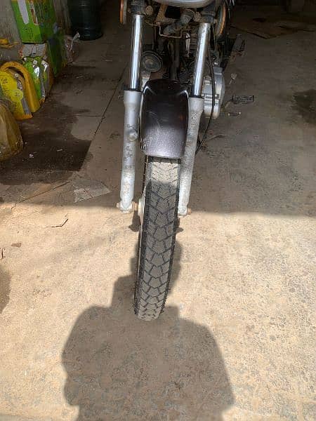 Suzuki GD 110 self start (grey colour) one hand used soundless engine. 0