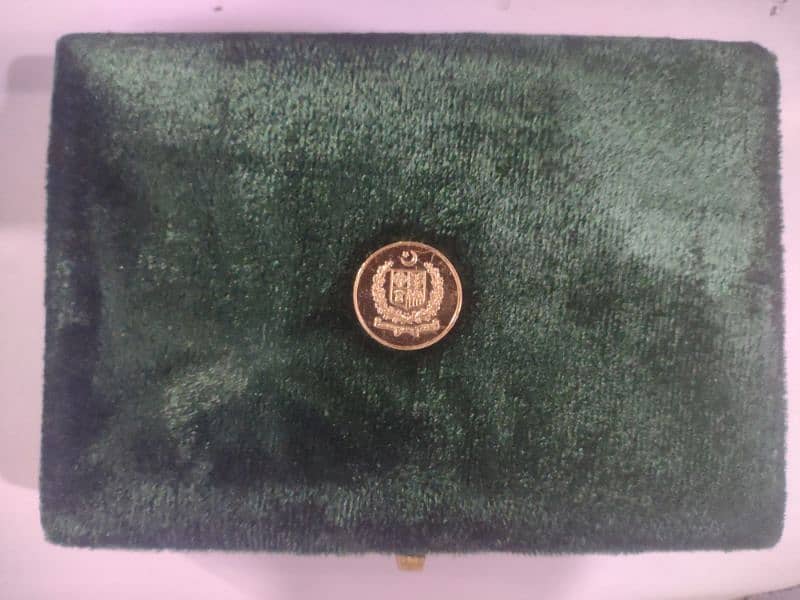 prime minister independence day medallion  1996 8