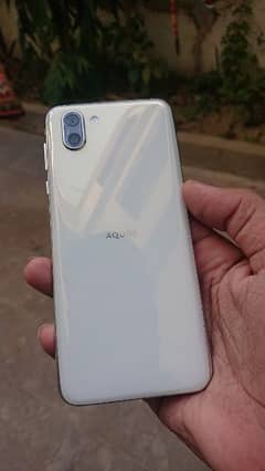 Aquos r2