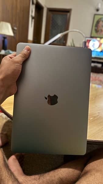 MacBook Air 2019 0