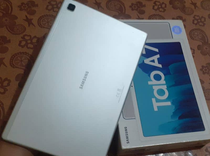 Samsung Tab A7 in 10/10 condition 1