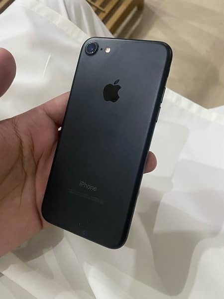 two Iphone 7 32gb black and silver 7