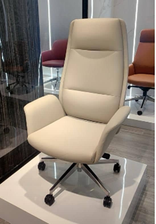 Executive chair | office chair | Boss / Gaming chair | Revolving Chair 3