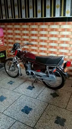 Honda 125 urgent for sale vry gud coudation