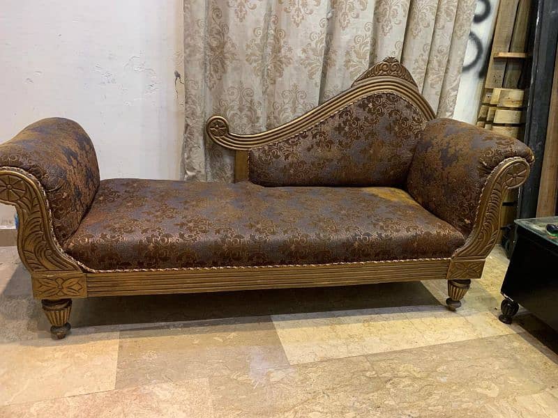 dewan sofa brown color 0