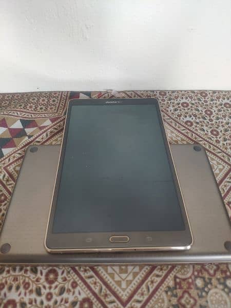 Samsung galaxy tab S8.4 LTE Amoled led display 1