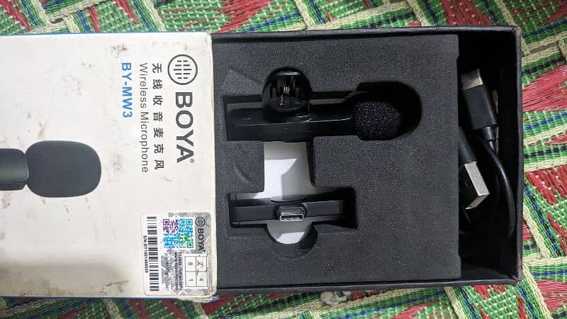 Boya BY-MW3 Wireless Microphone 4