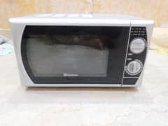 1 year use 20 litar dawlenc microwave original condition me hai