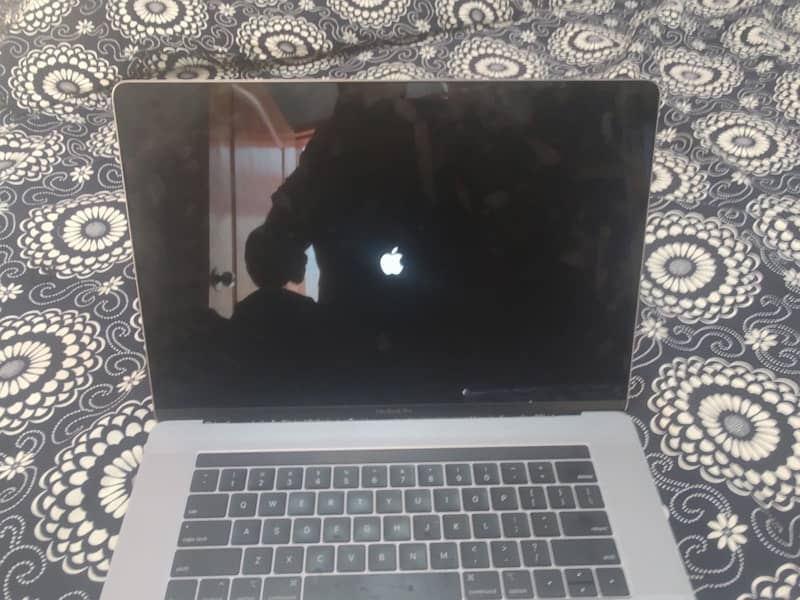 Macbook pro  2016 16/512 2