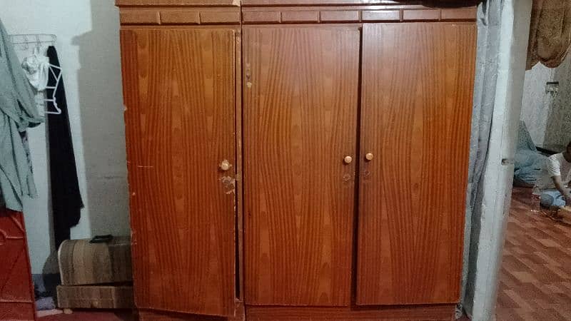 wardrobe for sell 0