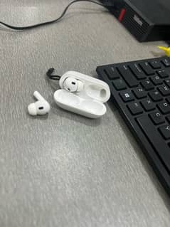 Apple Airpods 2 Generation 10/9 Condition