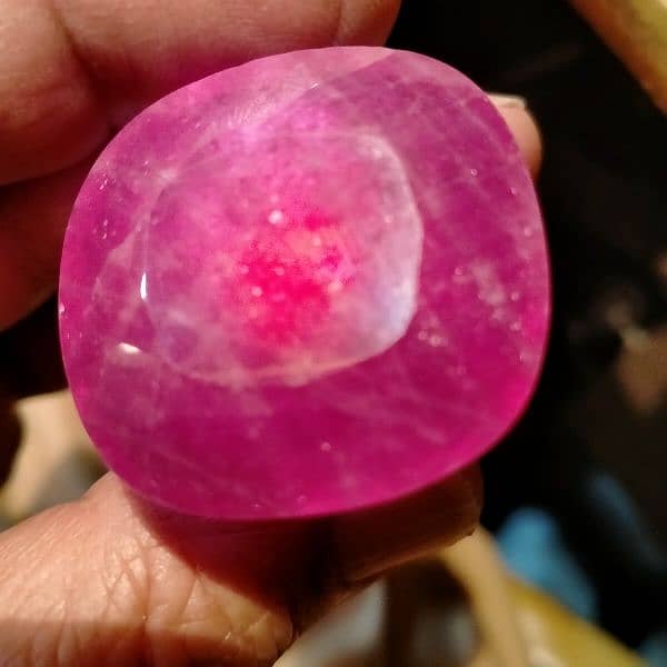 Ruby stone large size weight 80 karats 2