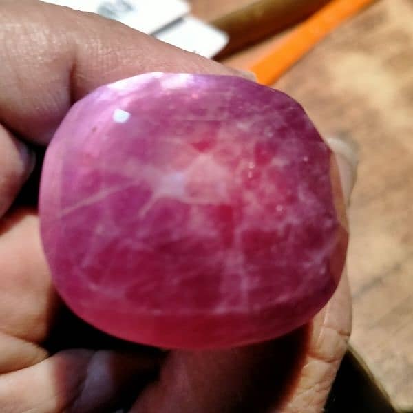 Ruby stone large size weight 80 karats 3