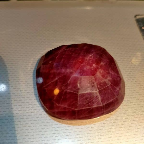 Ruby stone large size weight 80 karats 6