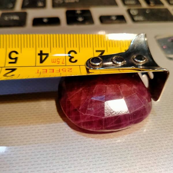 Ruby stone large size weight 80 karats 7