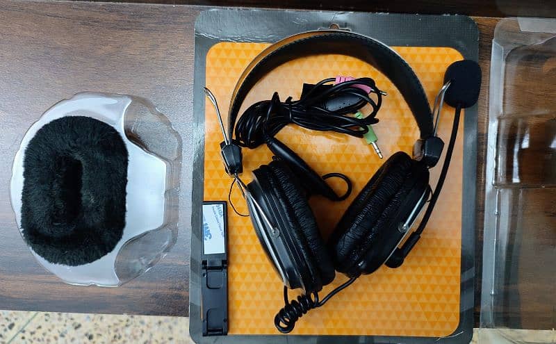 A4TECH HS-60 Headphones With Mic 3