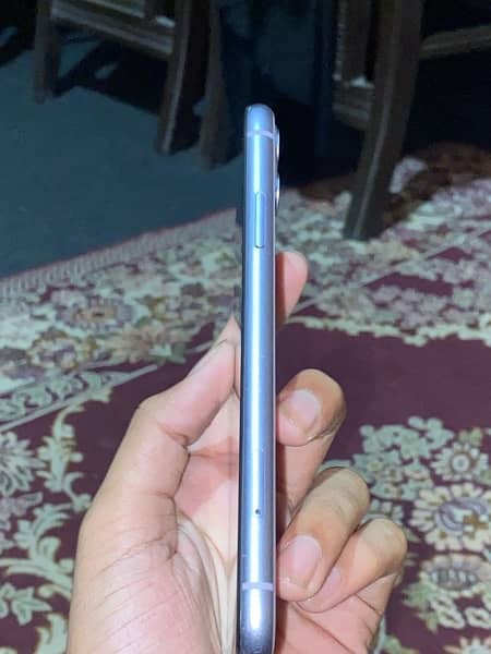 IPHONE 11 64gb 10/9 Condition 3