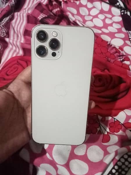 I'm selling my i phone 12 pro max 128gb 8