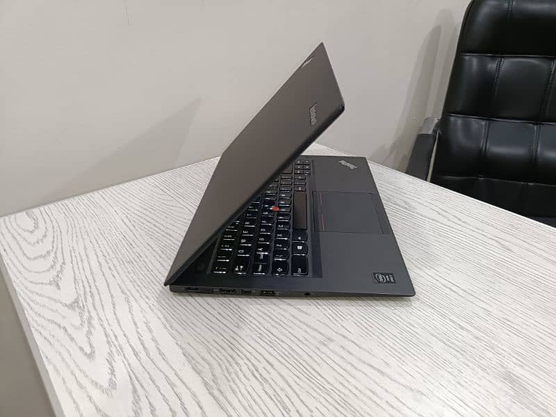 Lenovo Thinkpad x1 carbon core i7 4th gen 14 inch 2k ips display 9