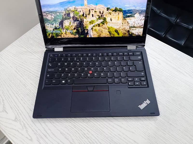 Lenovo Thinkpad L390 yoga core i5 8th gen 13.3 inch 1080p touch x360 2