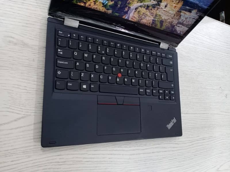 Lenovo Thinkpad L390 yoga core i5 8th gen 13.3 inch 1080p touch x360 3