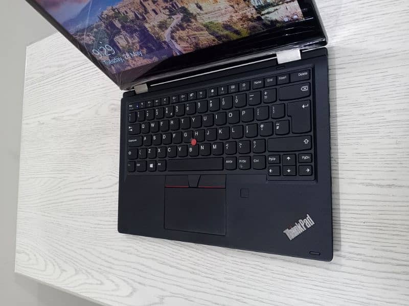 Lenovo Thinkpad L390 yoga core i5 8th gen 13.3 inch 1080p touch x360 4