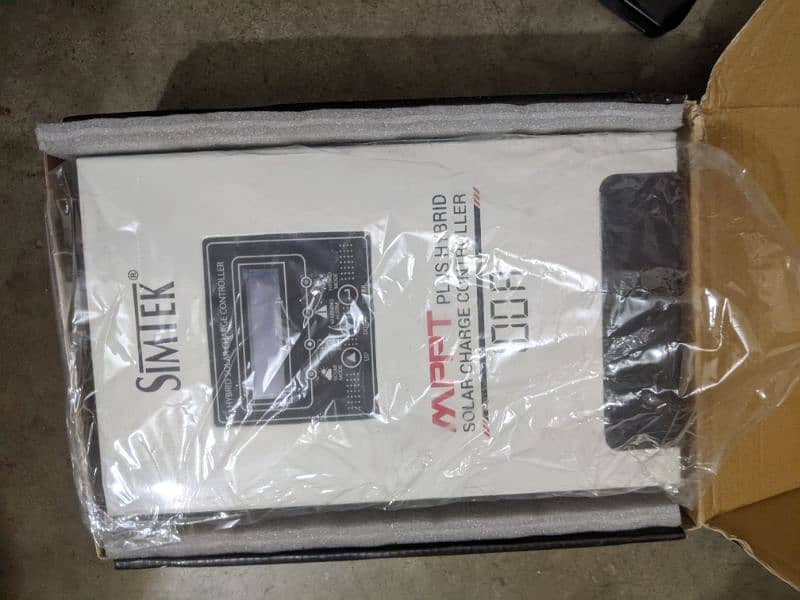 Simtek 12/24v 100A Hybrid MPPT Solar Charger Controler with DC load 2