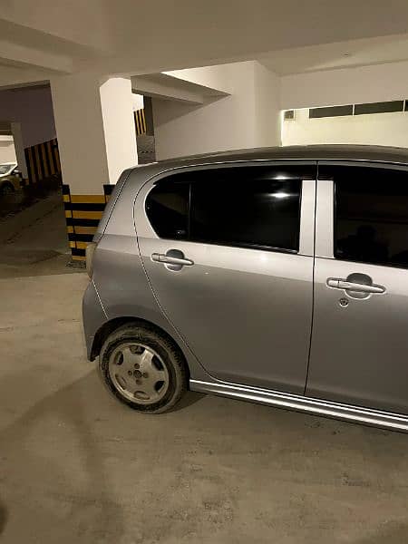 Daihatsu Mira 2011 2