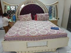 urgent sale of my bed and sofa 03012650768