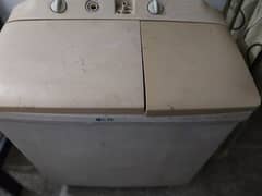 Dawlancw washing machine with dryer