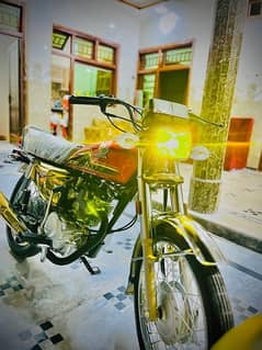 Honda 125 (2024) GOLD EDITION