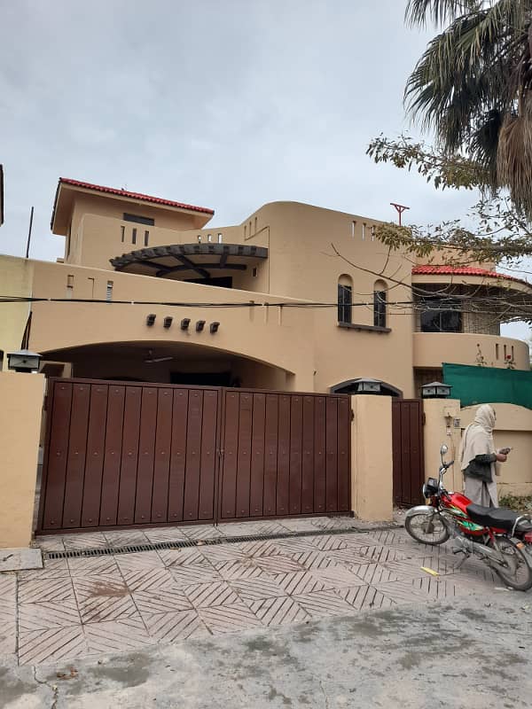 1kanal 6bed chatha Bakhtawar 1