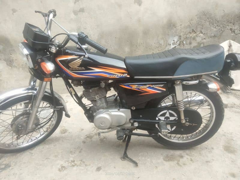 Honda cg 125 goldan number 5 4