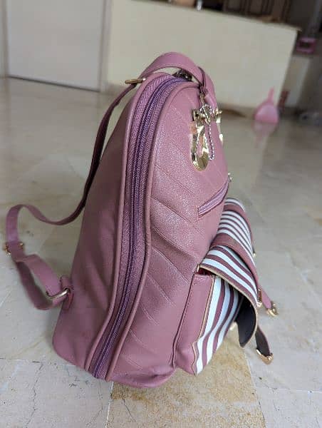 BAGPACK FOR LADIES AND GIRLS 1