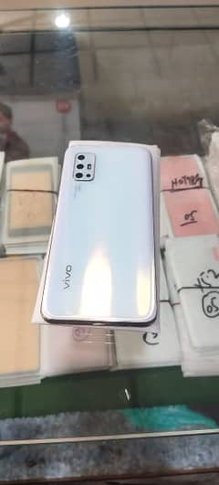 vivo V17