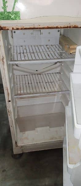 Dawlance medium size fridge 2