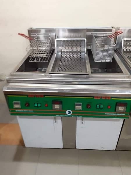 Fryer  16liter with chipdem brand new 4