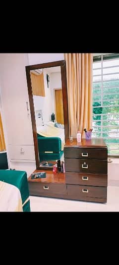 dressing table